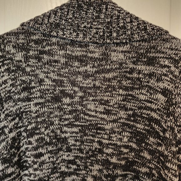 Kim Roger's Black Cable Knit Sweater 2 Button Front Closure. Women's Size L - Picture 7 of 11